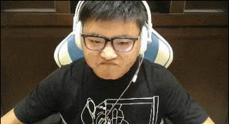 首发位争夺战：UZI韩服吊打无心, 无心改名疑心态爆炸