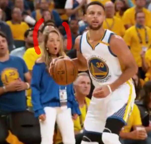 NBA总决赛第二场, <wbr>小学生库里违例单打詹姆斯! <wbr>后面的女观众火了 NBA总决赛第二场, <wbr>小学生库里违例单打詹姆斯! <wbr>后面的女观众火了