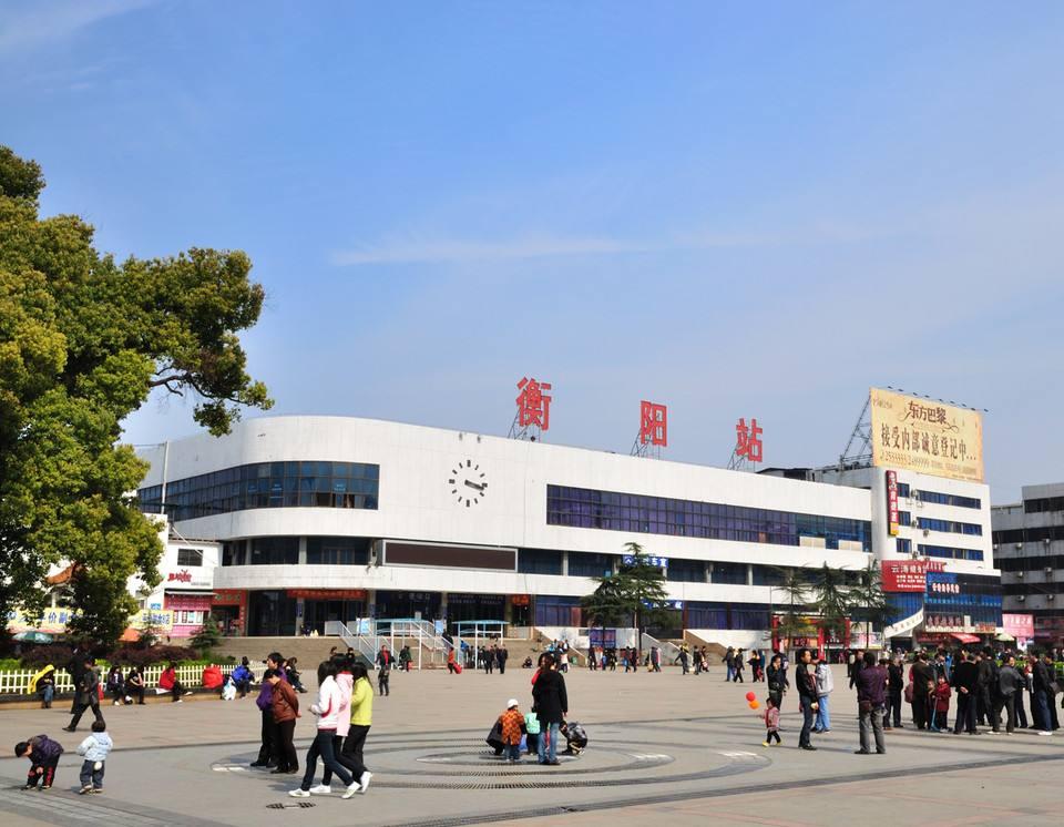 中国三四线城市的特等火车站: <wbr>