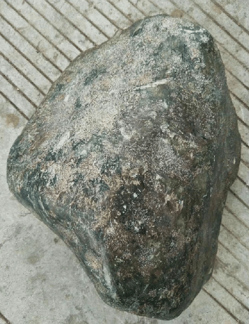 一块青蛙皮的会卡赌石, <wbr>12万没人要, <wbr>老板开窗后乐坏了!