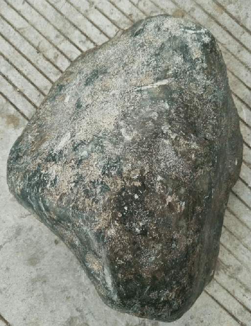 一块青蛙皮的会卡赌石, <wbr>12万没人要, <wbr>老板开窗后乐坏了! 一块青蛙皮的会卡赌石, <wbr>12万没人要, <wbr>老板开窗后乐坏了!