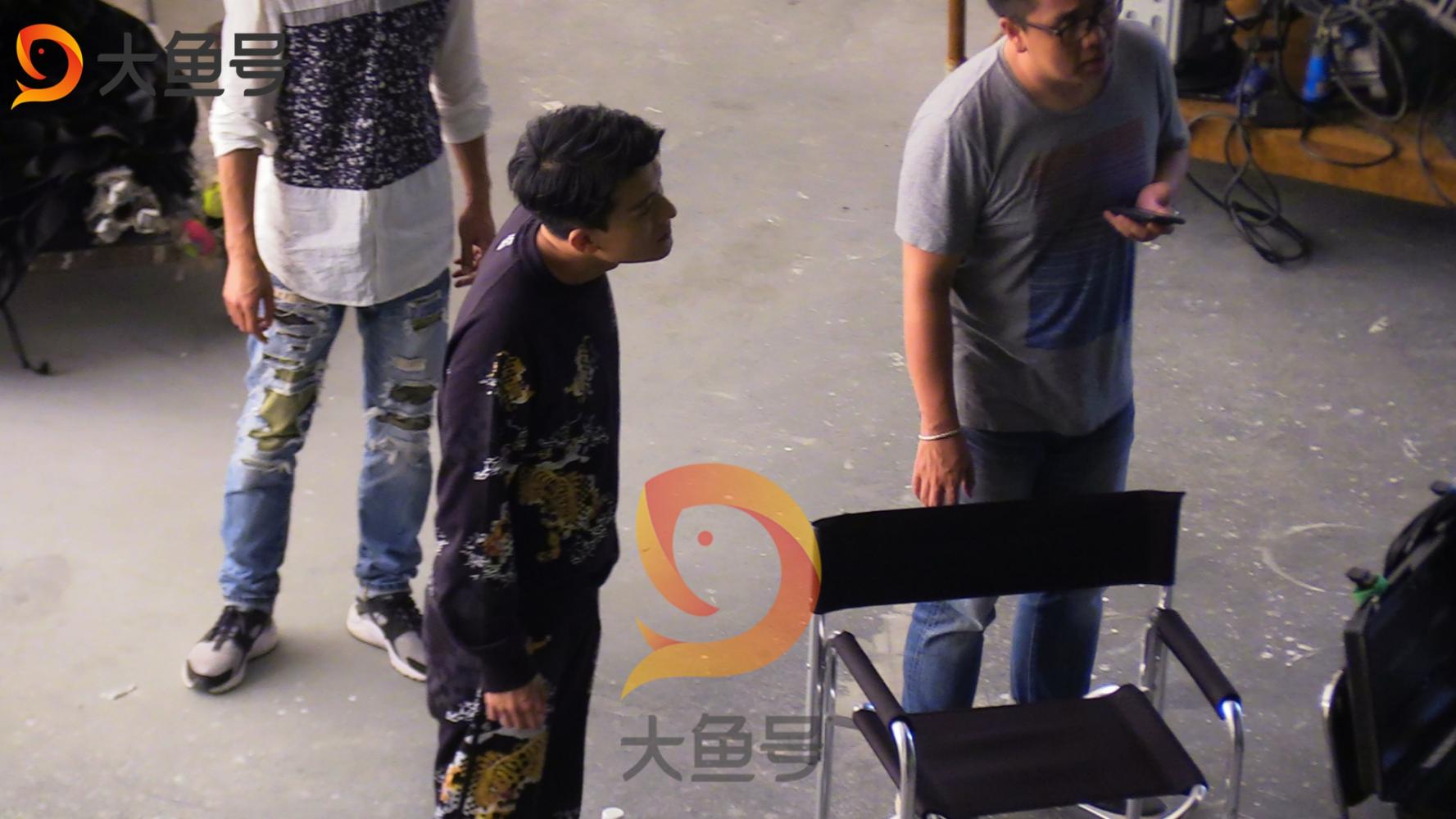 孙艺洲星爷上身狂“喷”导演, 吕小布一本正经好“恐怖”