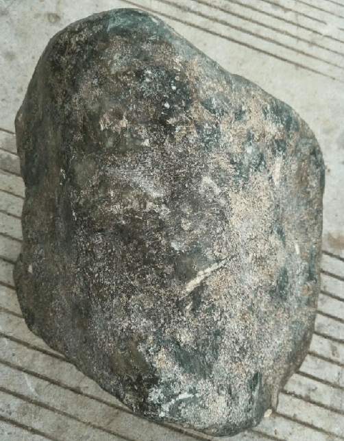 一块青蛙皮的会卡赌石, <wbr>12万没人要, <wbr>老板开窗后乐坏了! 一块青蛙皮的会卡赌石, <wbr>12万没人要, <wbr>老板开窗后乐坏了!