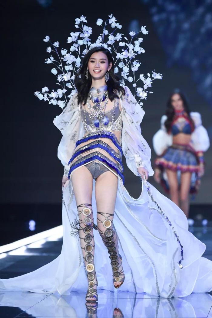 奚梦瑶何穗成话题女王, 为何刘雯无人问津? 王艺拉低了中国超模军团档次!