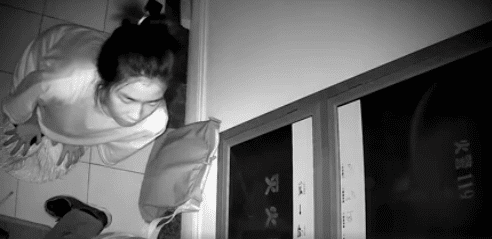 骚扰杨坤的女粉丝身份曝光, 扬言: 开锁进派出所怎么了