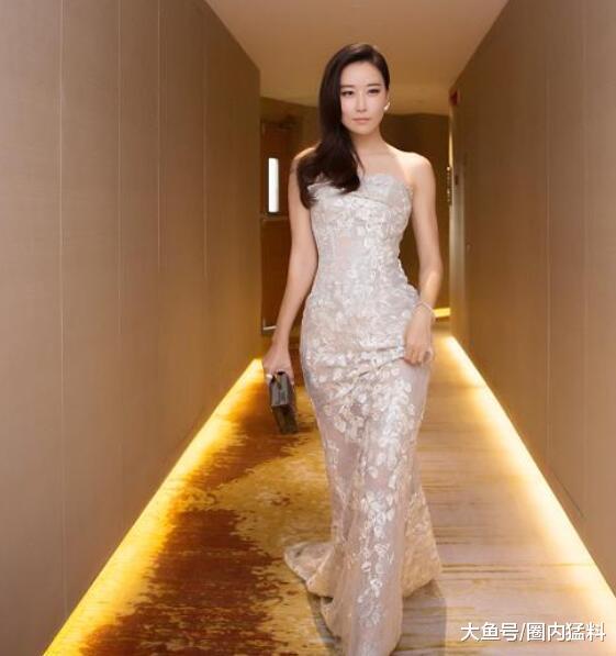 被称为最美S型身材, 如今凭借一组孕照火了, 堪称大众心中女神