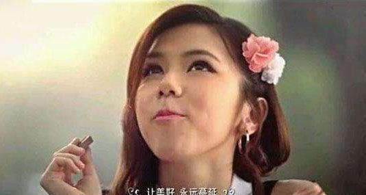 德芙女神又换啦! 继汤唯邓紫棋baby后, 网友: 终于找对人了!