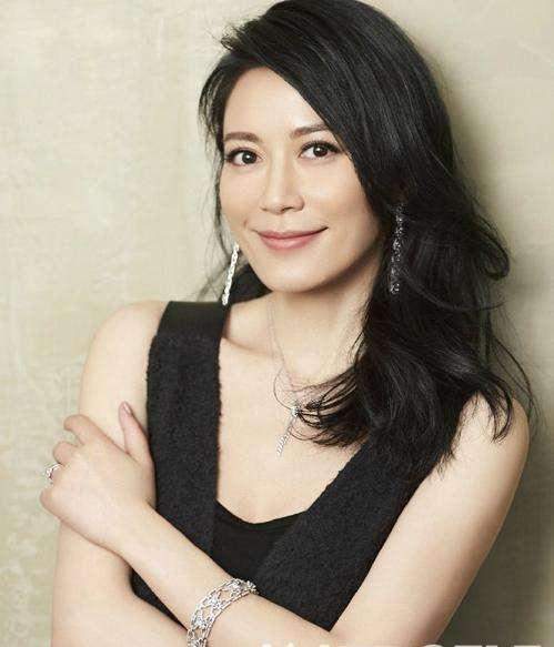 一部讲述4位40岁未婚女人精致生活的电视剧《淑女的品格》