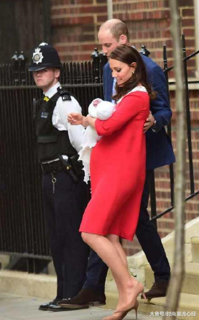 夏洛特公主去医院穿的裙子直接被卖断货, 皇室带货力太强了