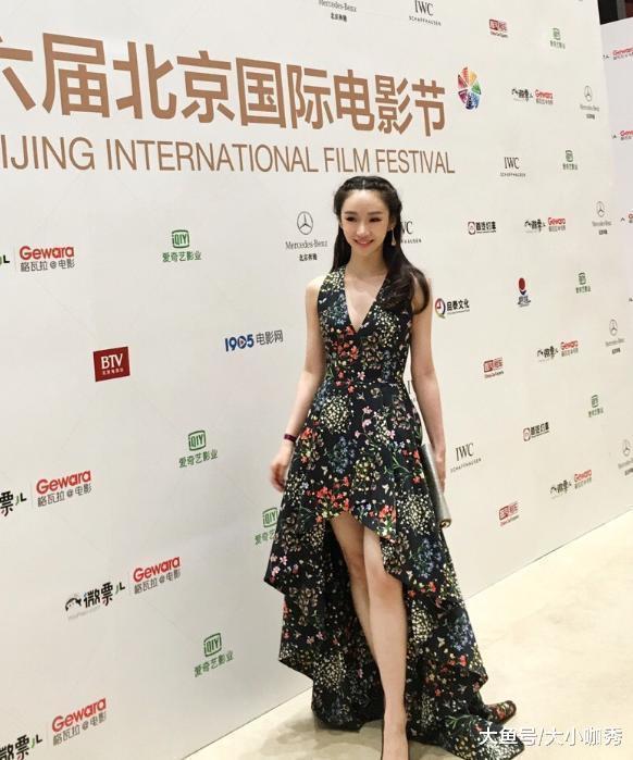 她被外媒称为中国公主, 出道13年却不温不火, 自带贵气的艺人!