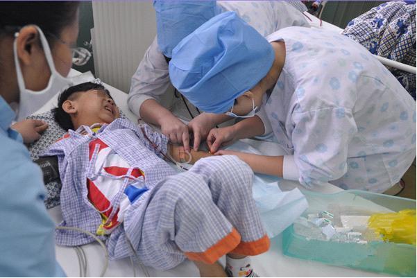 9岁男孩查出肾衰, 终身透析, 医生提醒: 孩子的屁股“碰”不得!