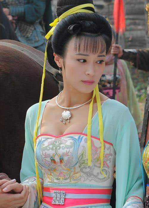 她是历史上著名的民间舞妓, <wbr>却为何入宫, <wbr>让皇帝贵妃都为她倾倒! 她是历史上著名的民间舞妓, <wbr>却为何入宫, <wbr>让皇帝贵妃都为她倾倒!