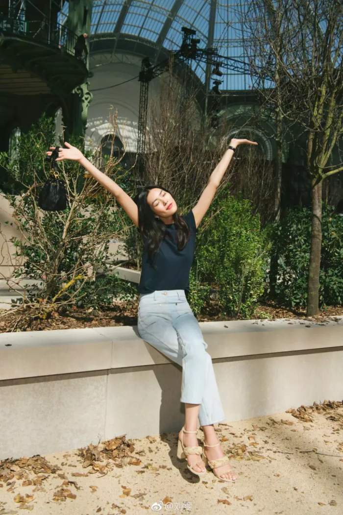 跟刘雯学穿T恤,简直美呆了!