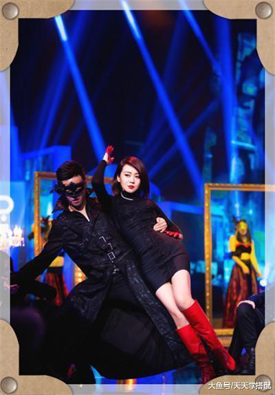 闫妮放大招! 47岁挑战紧身裙差点撑开, 网友: 这身材谁受得了啊