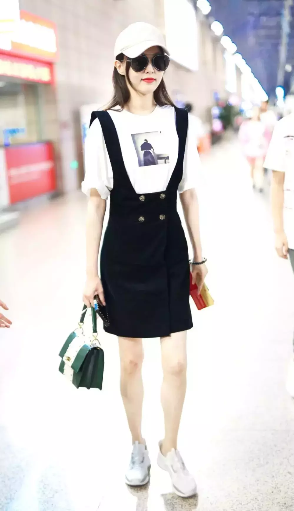 跟刘雯学穿T恤,简直美呆了!