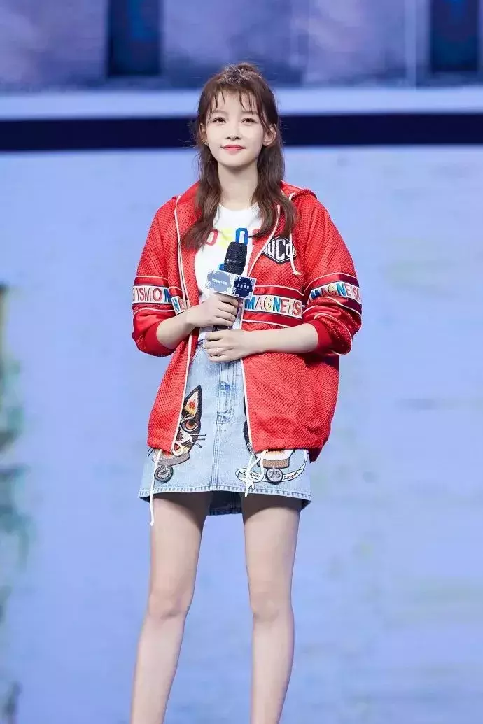 跟刘雯学穿T恤,简直美呆了!