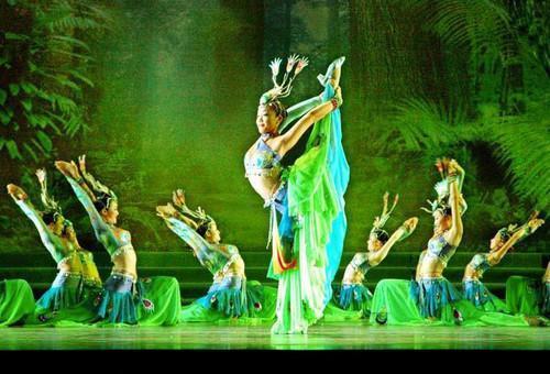 傣族舞蹈 傣族孔雀舞与象脚鼓舞的由来及具有的特点