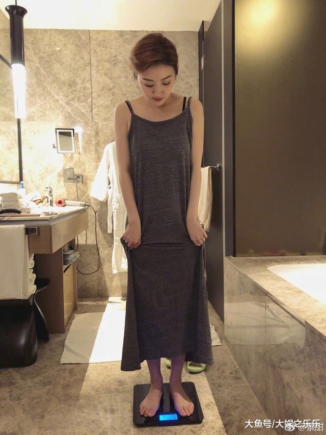 景甜自曝体重超过一百斤, 但是却意外暴露张继科两人已同居!