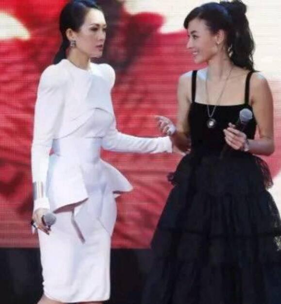 章子怡问张柏芝: 汪峰优秀吗? 张柏芝只说了五