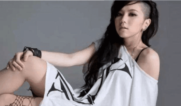 邓紫棋回应“没穿内裤”一事, 网友: 已经看到了