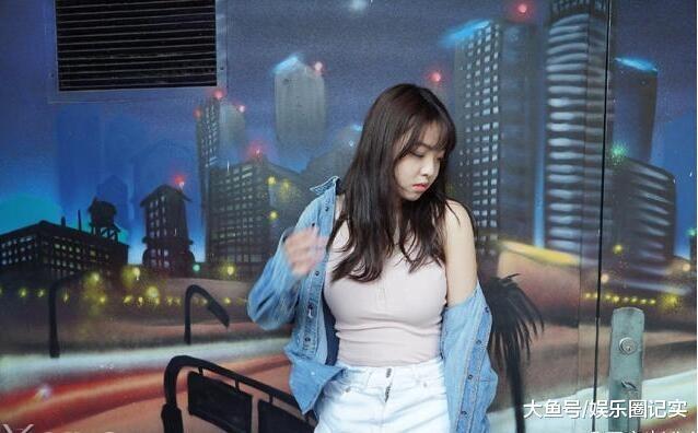 一出生就身家过亿, 在娱乐圈可以横着走, 却遭男友嫌弃太有钱