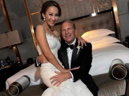 43岁李玟性感依旧, 二婚丈夫背景强大, 自曝人工受孕很辛苦!