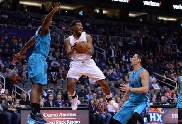 莫雷再放大招, 2换1可获12+8+7防守神将, 勇士慌了