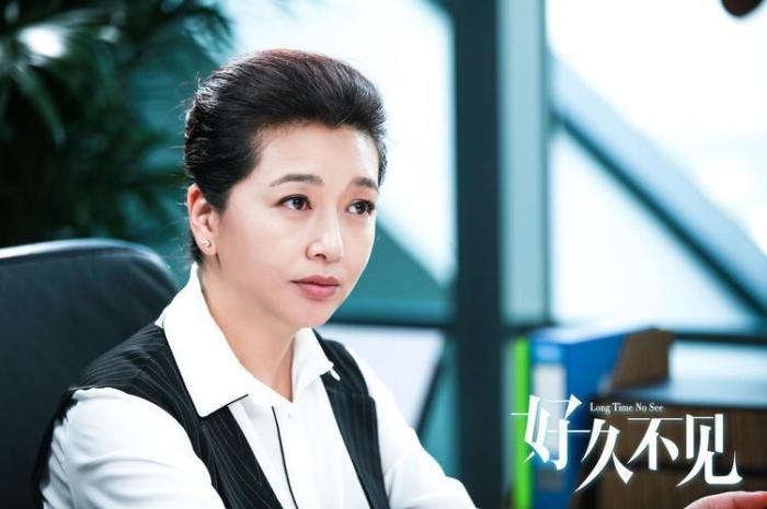 事隔多年, 51岁的江珊终于公布了新恋情, 男友是比自己小15岁的他