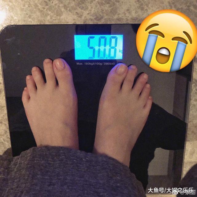 景甜自曝体重超过一百斤, 但是却意外暴露张继科两人已同居!