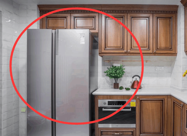 冰箱还傻傻放厨房里? 不要再错了, 现在装修都流行放这里!