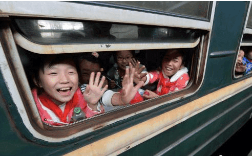 凭什么大学生坐车有减免, 初高中生坐车就是全价? 是这几点你没弄清