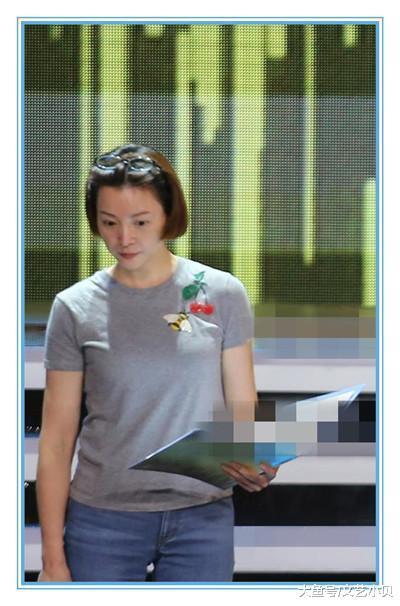 董卿的素颜, 男人看了都要怀疑人生, 网友: 简直换了一张脸!