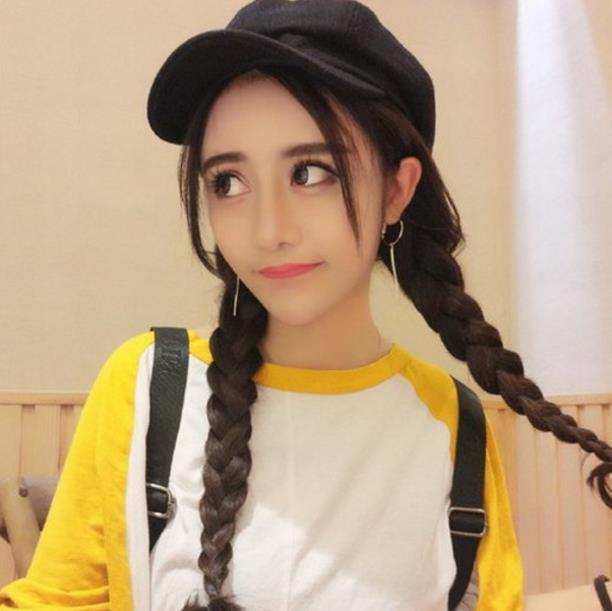 搞笑: 妹子, 这么瘦挤公交好吃亏!