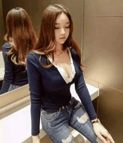 穿的是超短裤还是短裙, 让人视线无处安放