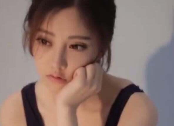 王思聪深夜发冯提莫照片, 直言她不行, 网友: 你