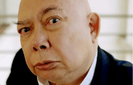 周星驰御用黄金配角, 因2000港币和周星驰闹翻, 72岁沦为烂片配角