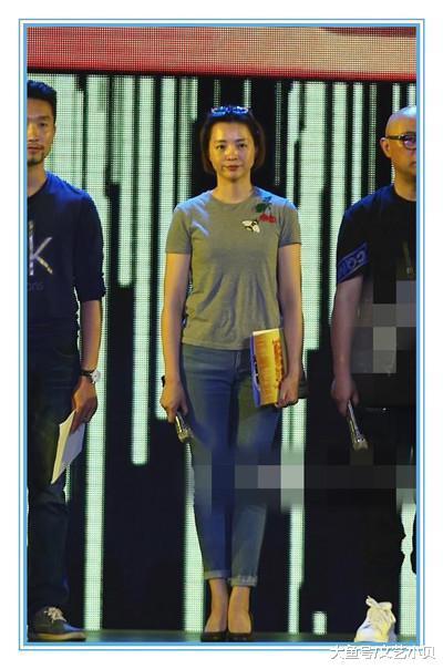 董卿的素颜, 男人看了都要怀疑人生, 网友: 简直换了一张脸!