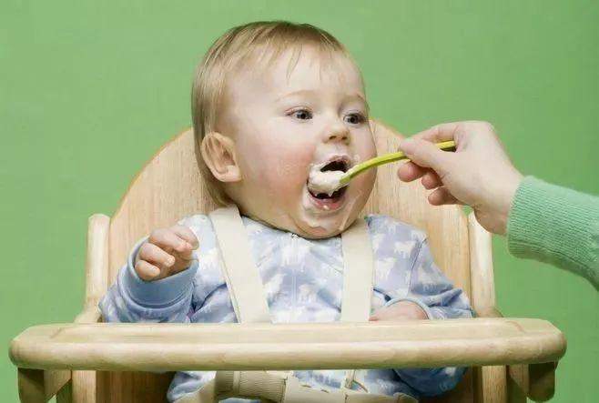 4-12个月味觉&口腔敏感期:宝宝挑食、爱咬手の秘密 4-12个月味觉&口腔敏感期:宝宝挑食、爱咬手の秘密