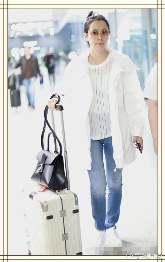 40岁海清胆真大! 素颜连眉毛都不画, 网友: 还不如路人大妈好看呢