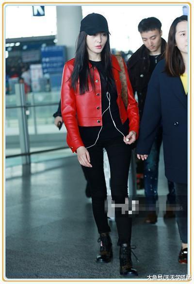 张天爱胯太宽了! 牛仔裤撑到变形, 网友: 这身材哪个受得了啊?