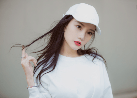 37岁李小璐穿连体裤撞上宋茜, 一个满满高级感, 一个却像淘宝女郎!