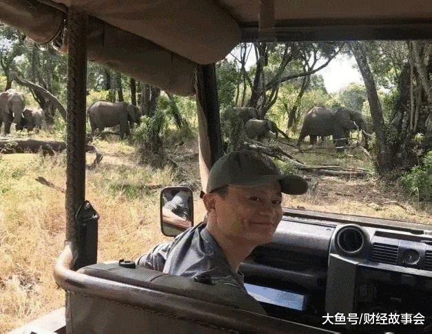 实验室,上天下地进村爬山蹲工厂,似乎已经成为了传统,人工智能开始