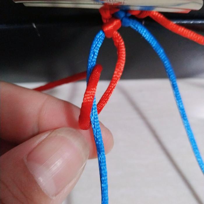 3_53-22270.COM_菱形手链编织教程解析