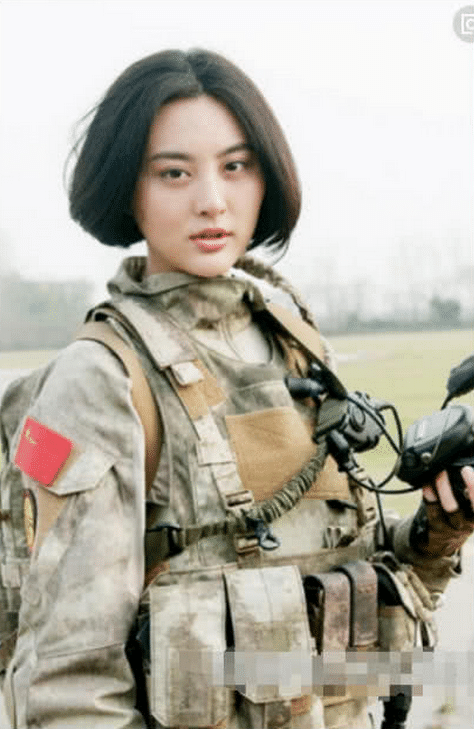 《特种兵之火凤凰》女兵脱下军装,杨舒养眼,甘露美到让人认不出