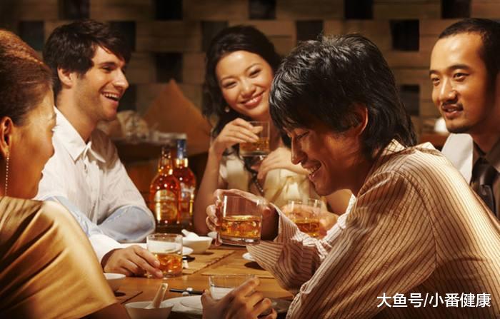 腐烂水果早扔掉，三餐牢记不过饱，避免急性发作有窍门
