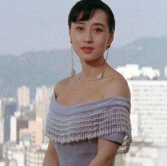 李连杰58岁的老婆利智近照,碾压一众娱乐圈女星,风韵犹存