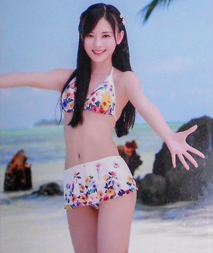 鞠婧祎早年泳衣照被扒,与现在判若两人,亲粉丝都认不出!