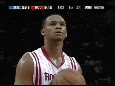 作为联盟里曾经的顶级防守球员,进攻一直都不是诺阿的强项,生涯至今