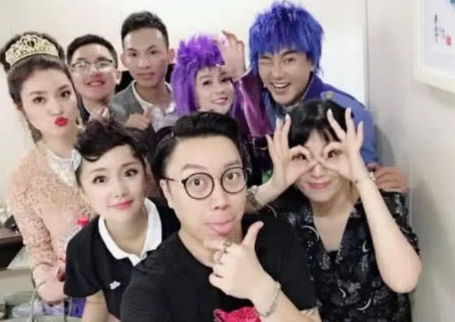 巴啦啦小魔仙剧组重聚，游乐王子变胖，小蓝颜值抢镜