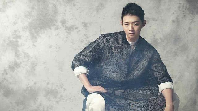 本以为火风的儿子霍尊就够"美"了,当看到他女儿霍苗,网友:惊艳